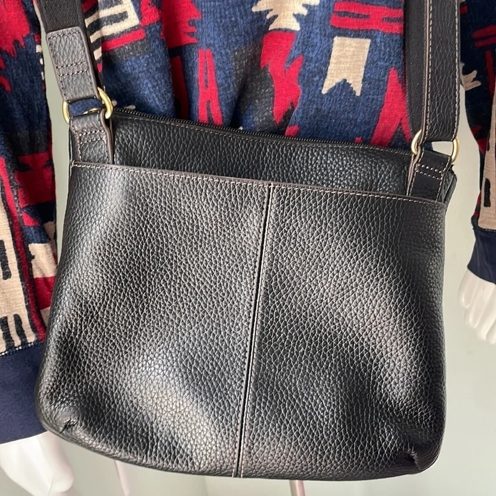 Vintage Fossil Pebble Black leather crossbody